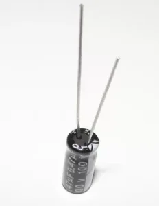 CAPACITOR ELETROLITICO 0,47UFX100V