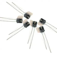 CAPACITOR ELETROLITICO 22UFX35V MINI