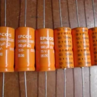 CAPACITOR ELETROLITICO  680uFX75V  AXIAL