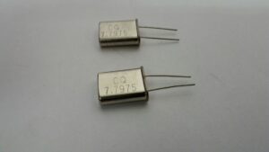 CRISTAL 12.288MHZ HC49U CRISTAL E RESSONADOR componente eletrônico original