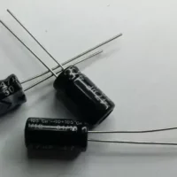 CAPACITOR ELETROLITICO 47UFX50V