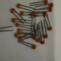 CAPACITOR CERAMICO K1K 270 MINI