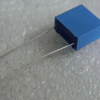 CAPACITOR POLIESTER 220/400V